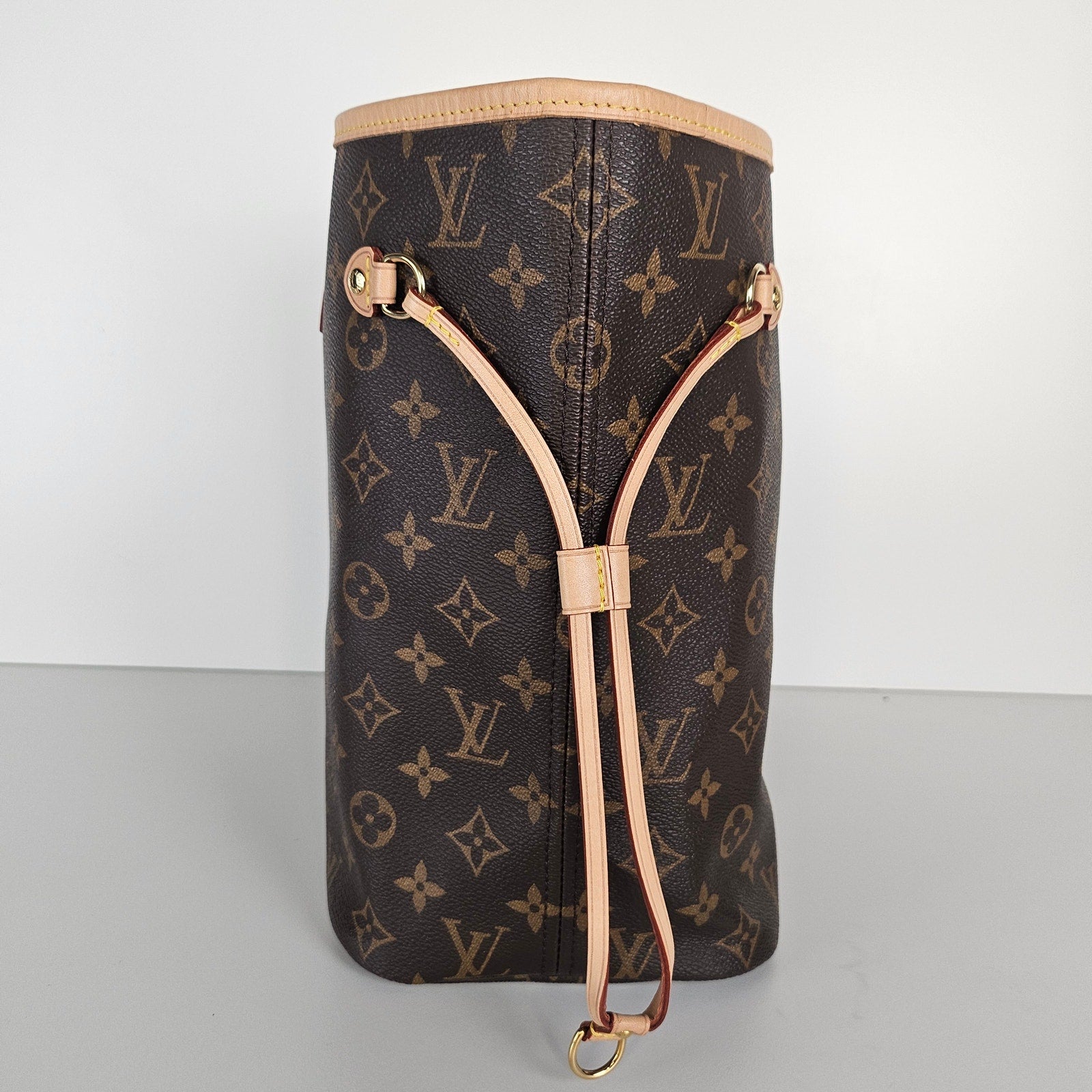Louis Vuitton Monogram Neverfull MM Tote Cherry Interior