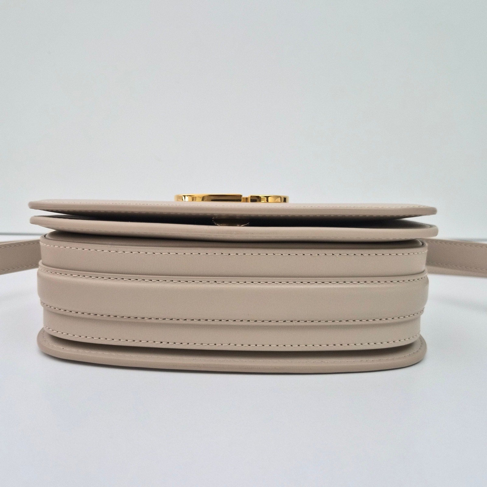 Dior Medium 30 Montaigne Avenue Top Handle Bag Beige