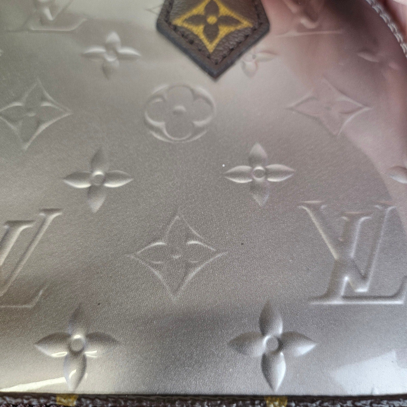 Louis Vuitton Vernis Monogram Alma BB