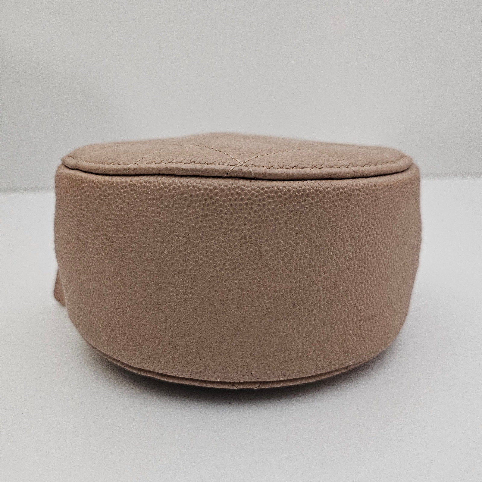 Chanel Iridescent Caviar Quilted Round Clutch With Chain Beige