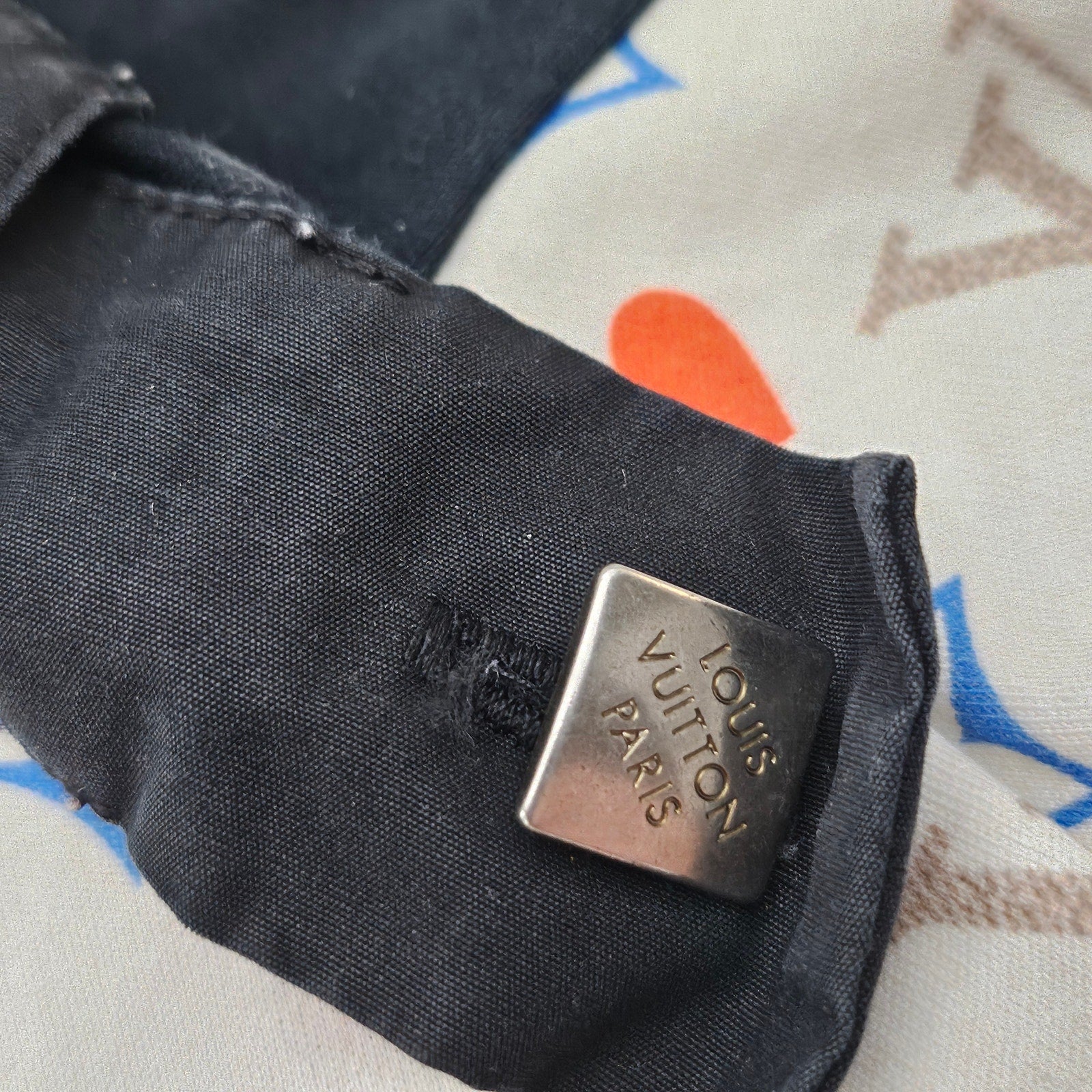 Louis Vuitton Game On T-Shirt Size Small