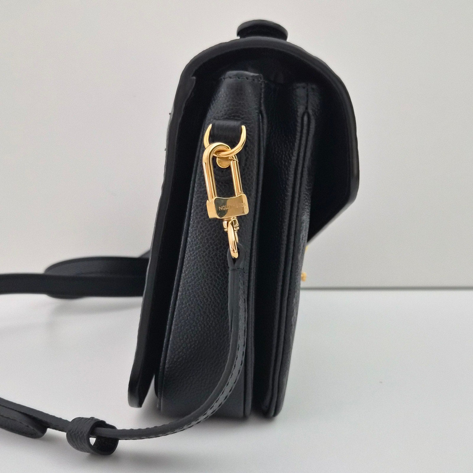 Louis Vuitton Empreinte Leather Pochette Metis Crossbody Bag Black