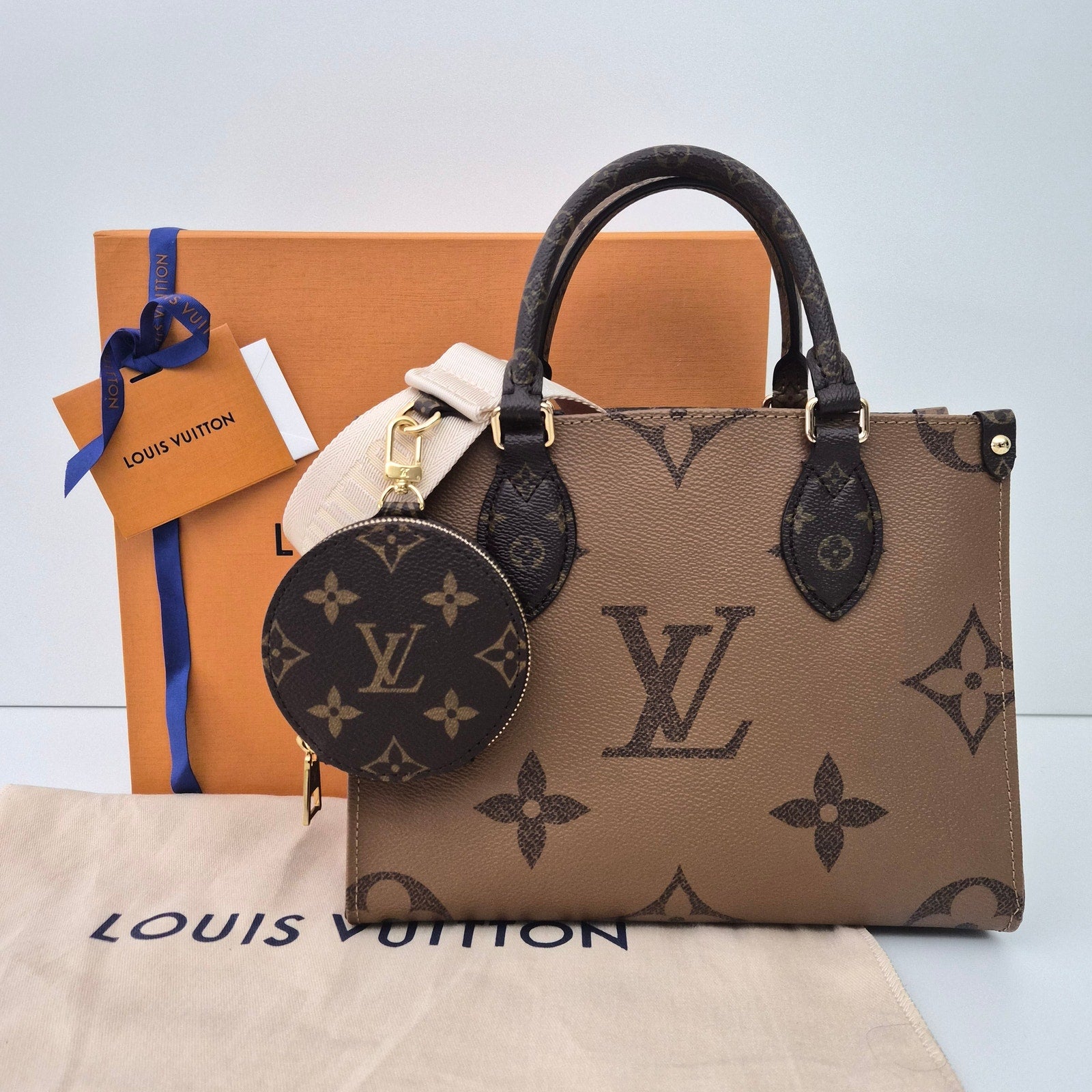 Louis Vuitton Reverse Monogram Giant Onthego PM