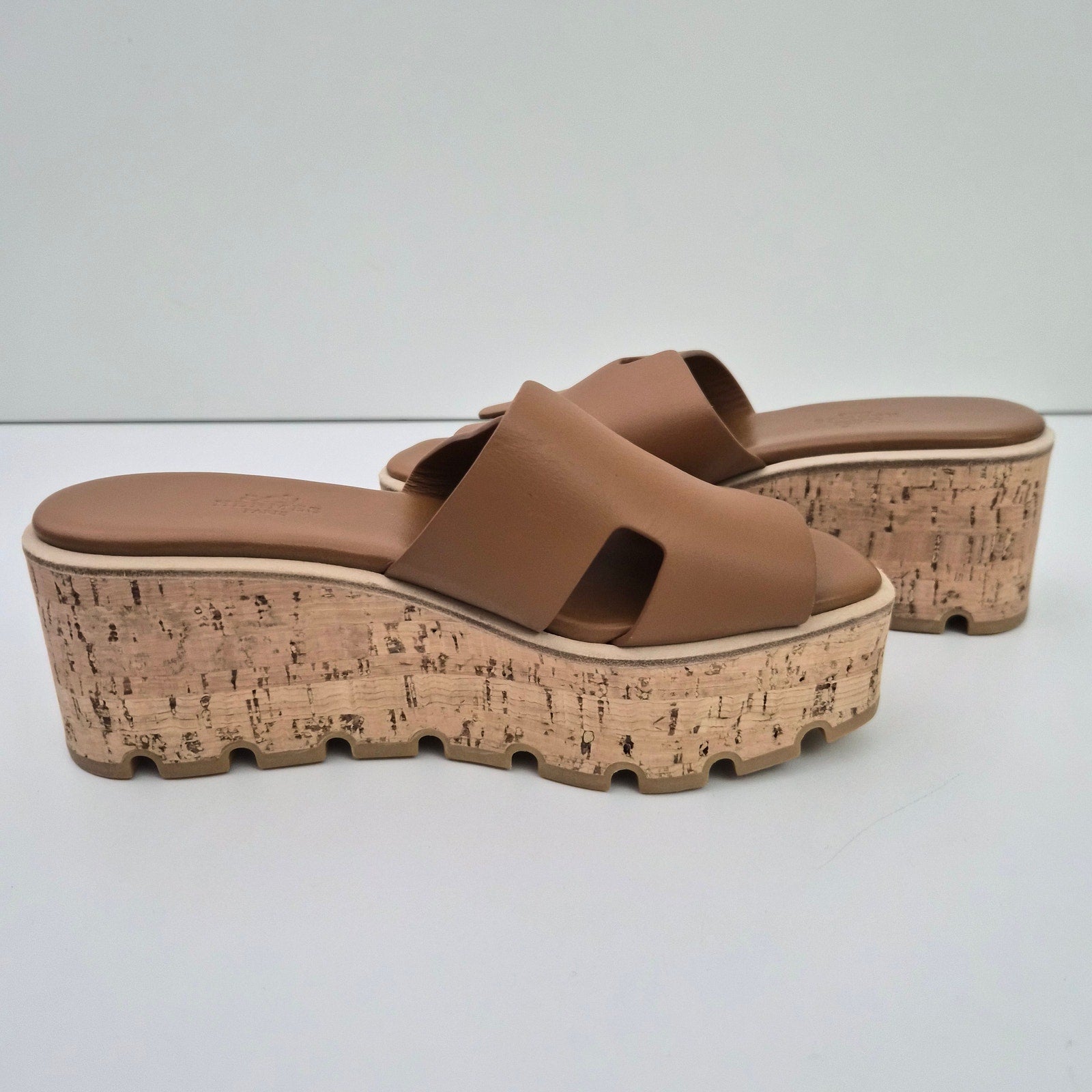 Hermes Calfskin Cork Eze 30 Sandals 36 Gold