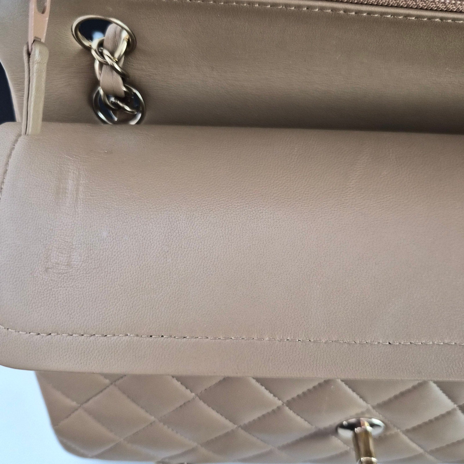 Chanel 22B Medium Classic Flap Lambskin Beige