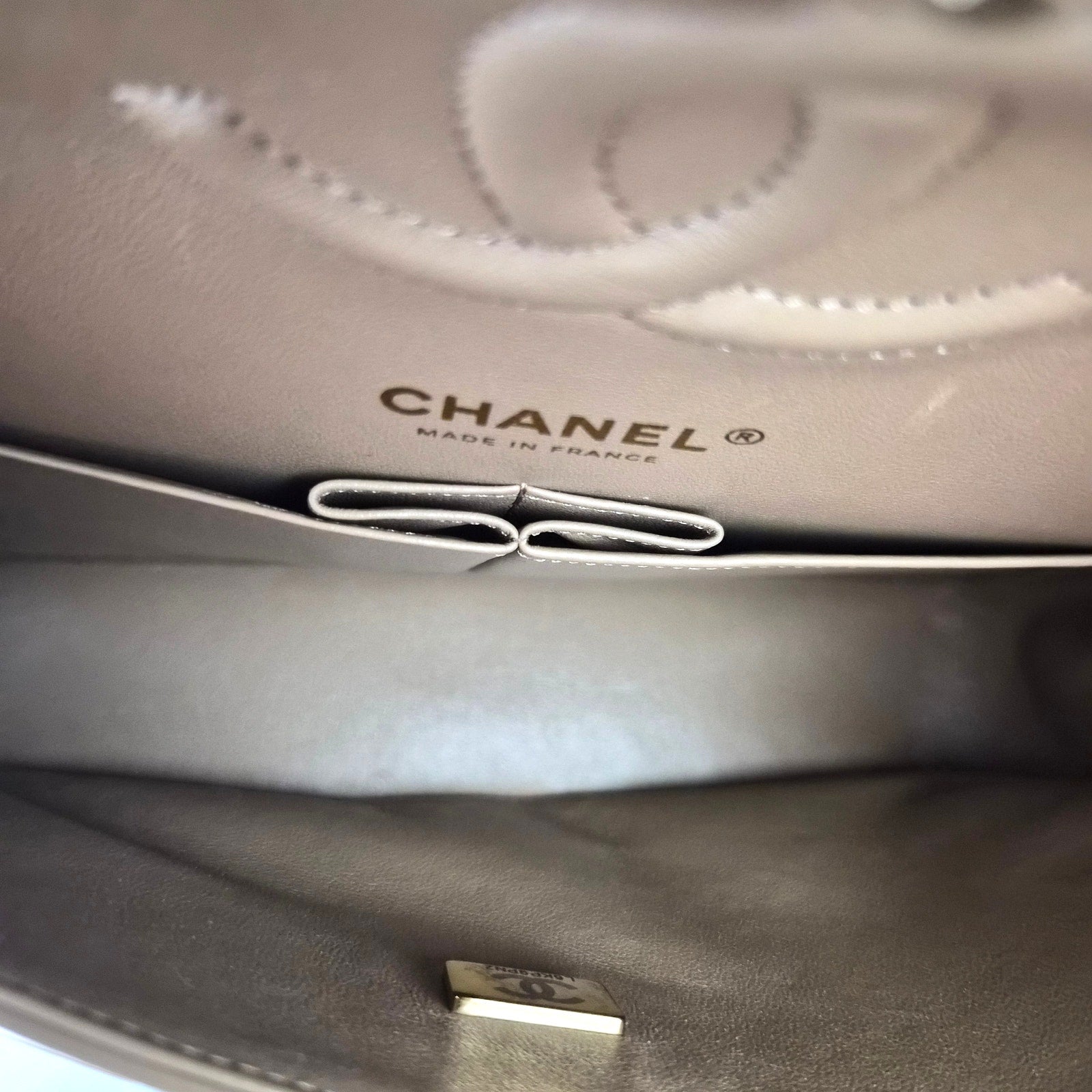 Chanel 22B Medium Classic Flap Lambskin Beige