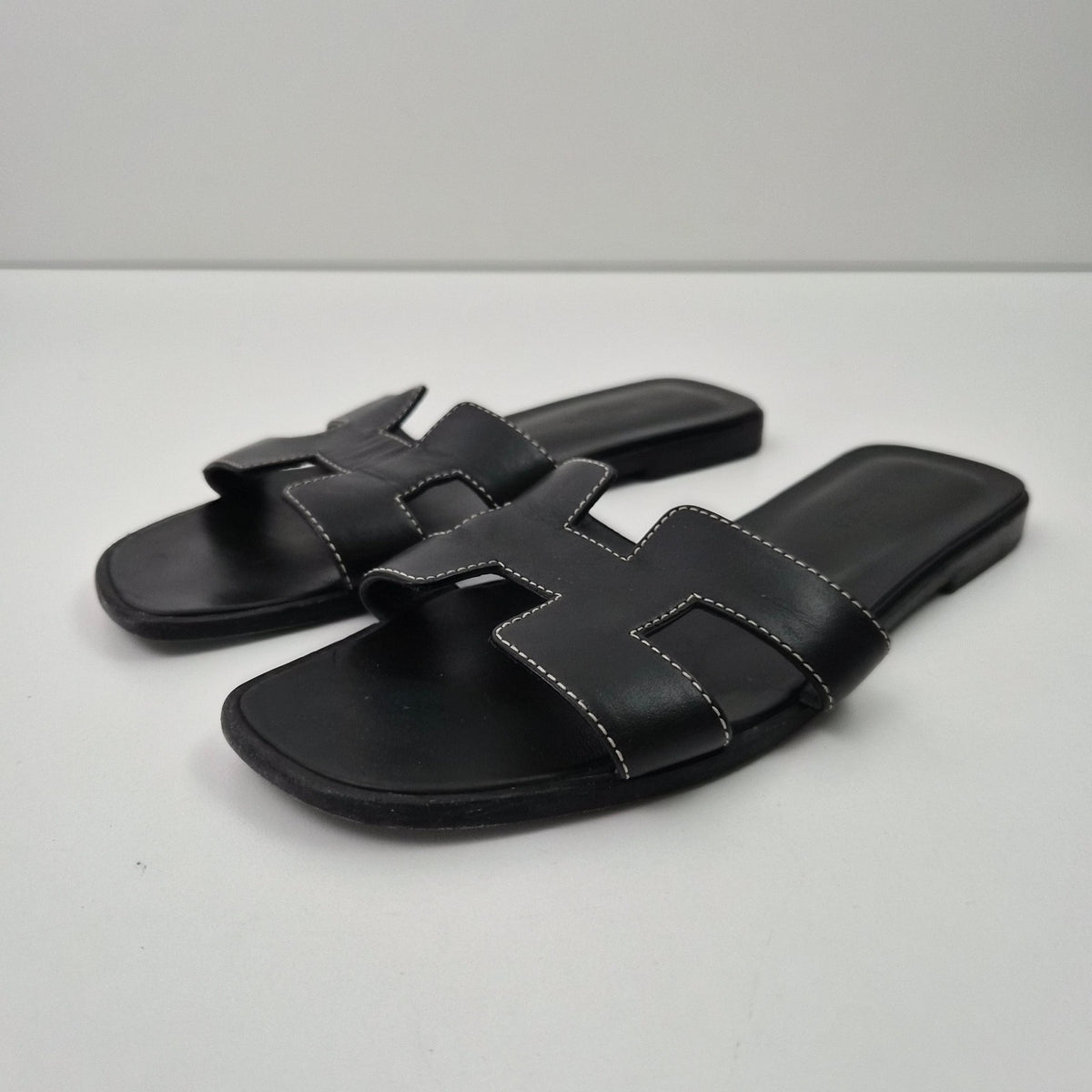 Hermes Oran Leather Sandals Black US 6 / EU 36