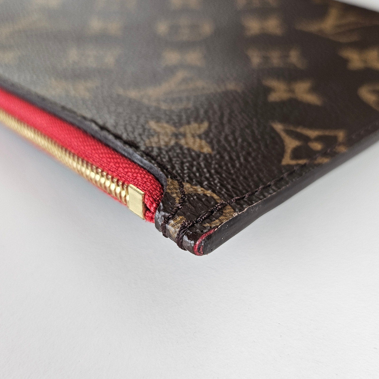 Louis Vuitton Monogram Neverfull MM Tote Cherry Interior
