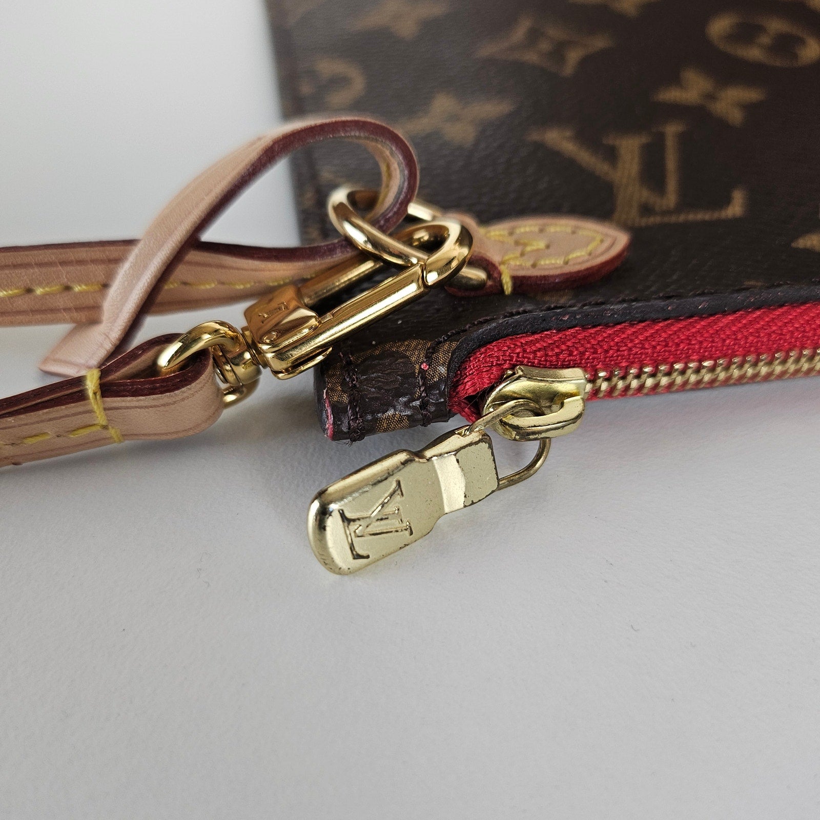 Louis Vuitton Monogram Neverfull MM Tote Cherry Interior