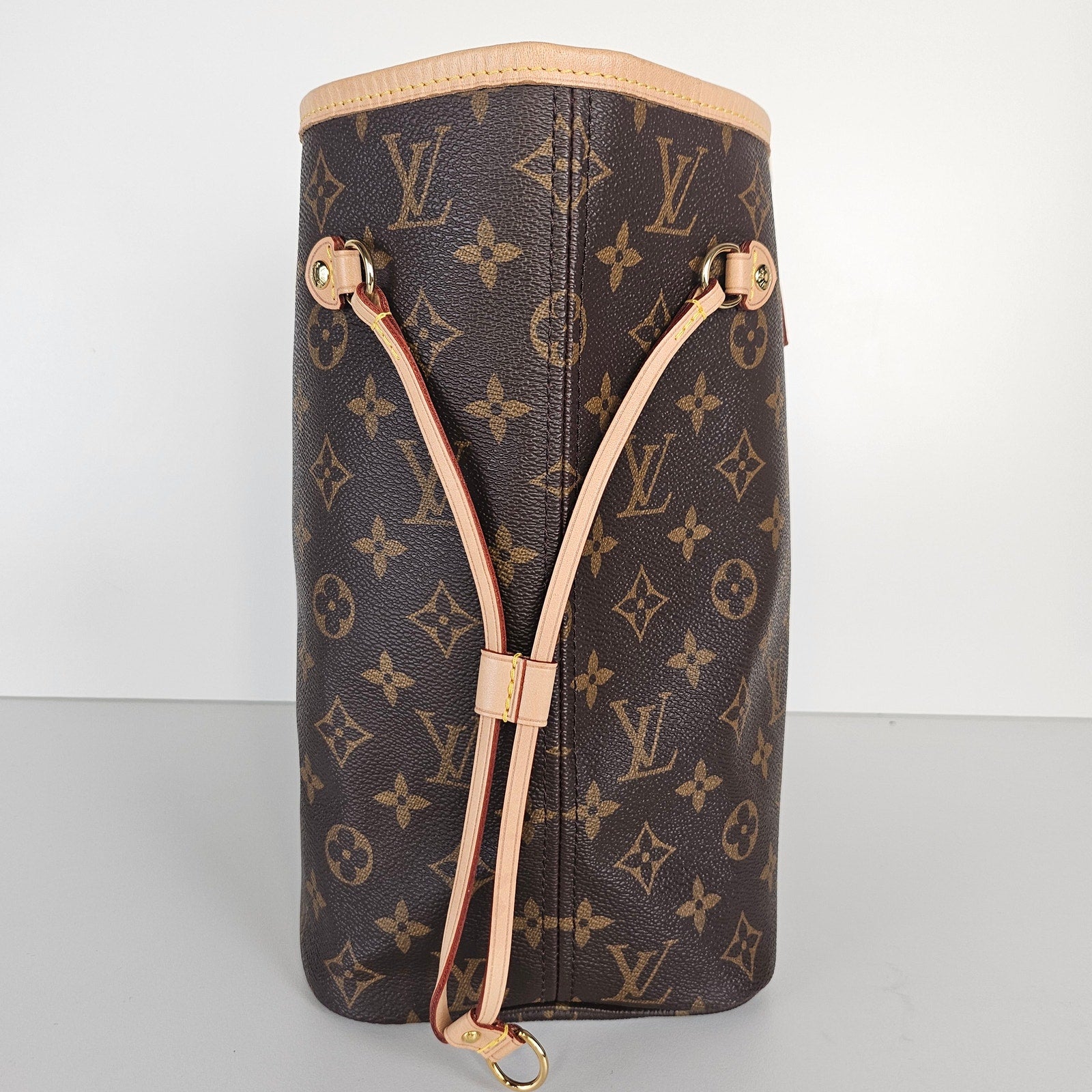 Louis Vuitton Monogram Neverfull MM Tote Cherry Interior