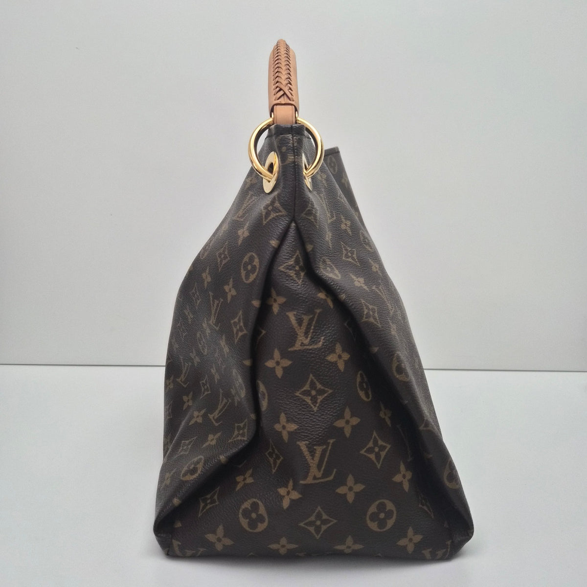 Louis Vuitton Monogram Artsy MM Shoulder Bag