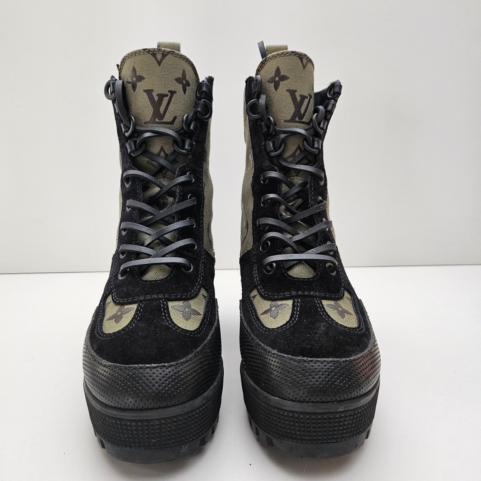 Louis Vuitton Monogram Laureate Platform Desert Boots US 7 / EU 37 Green