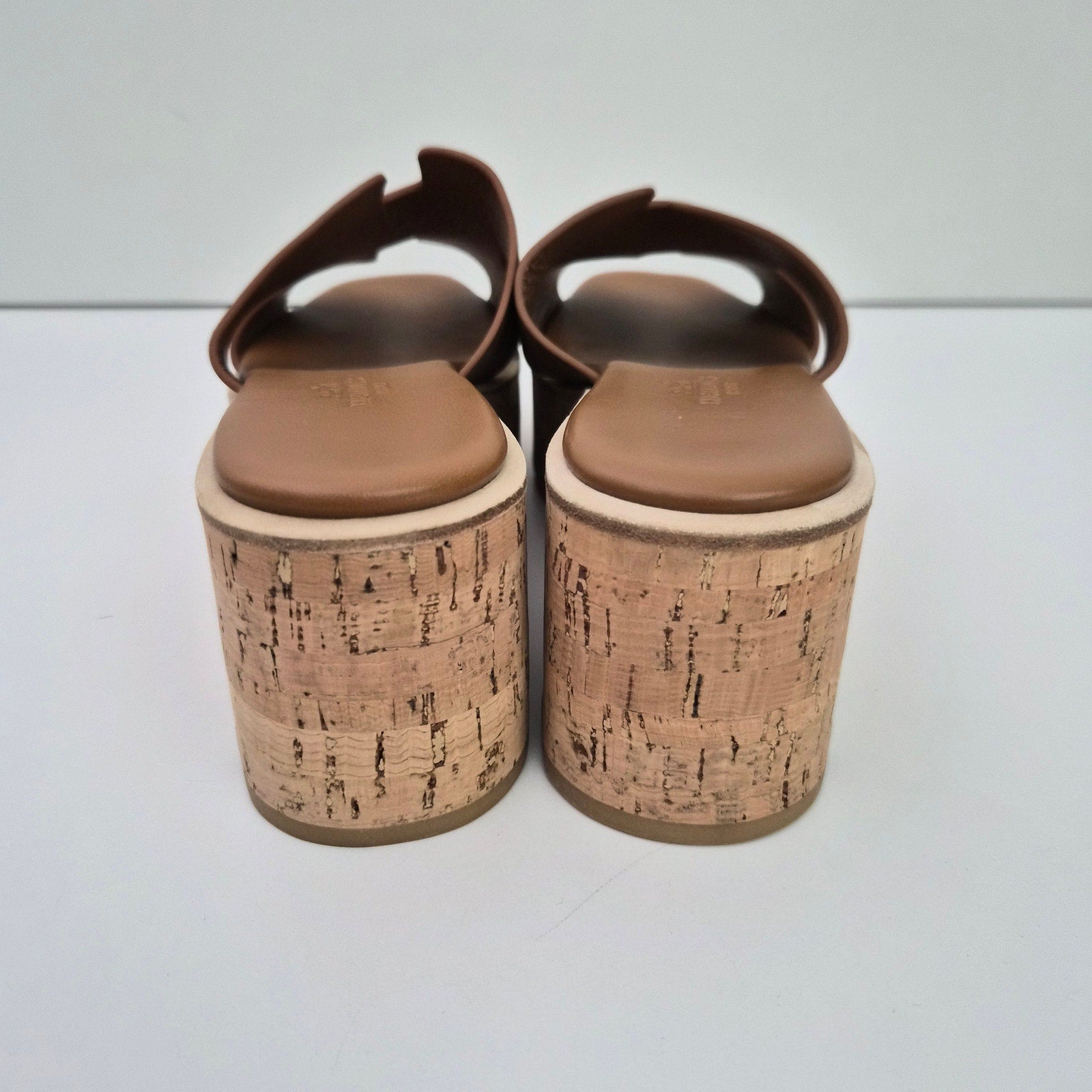 Hermes Calfskin Cork Eze 30 Sandals 36 Gold