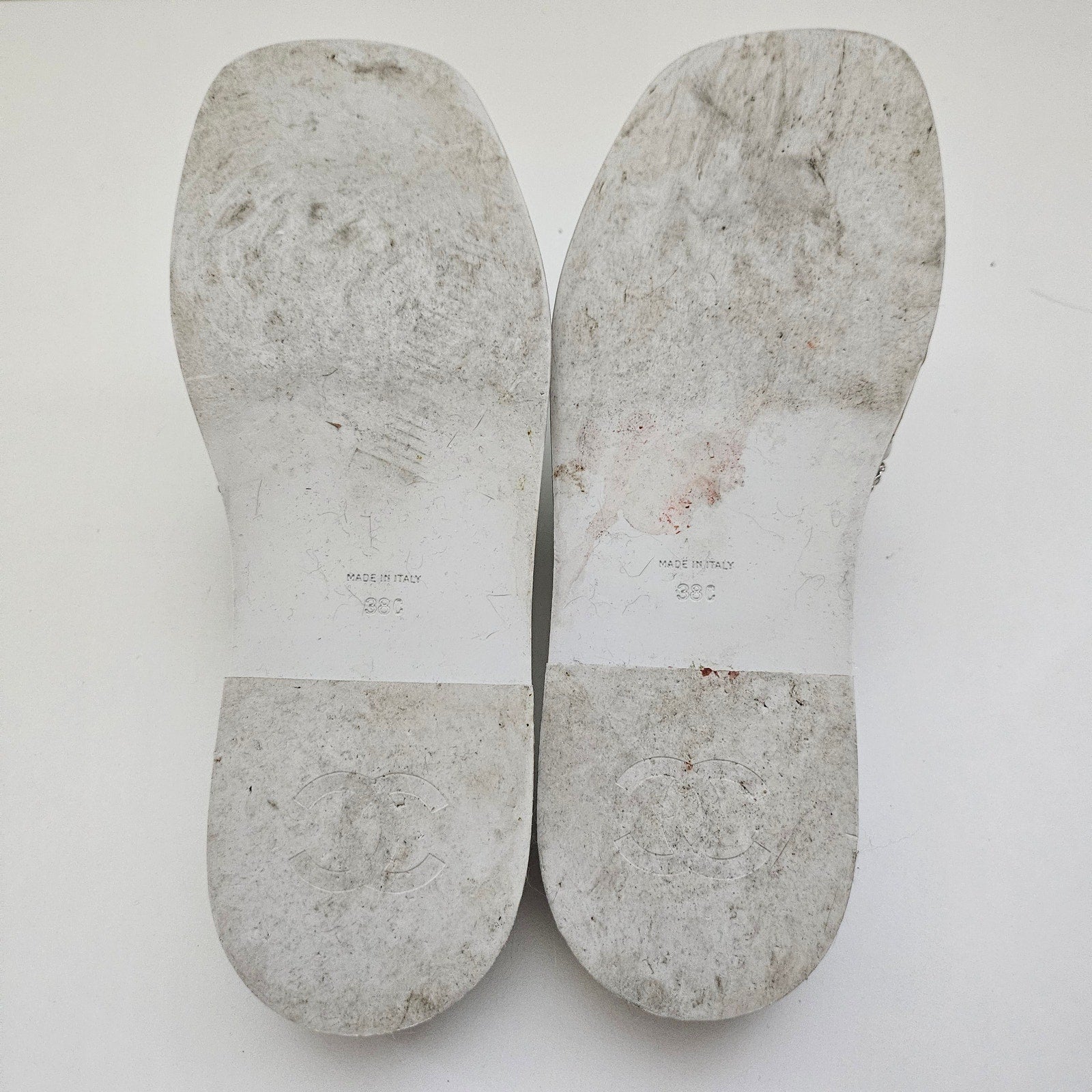 Chanel White Leather CC Chain Slides US 8 / EU 38