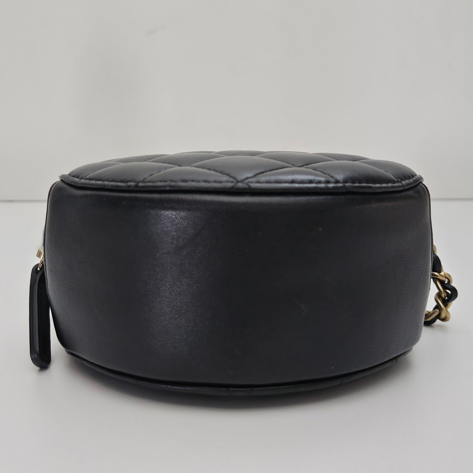 Chanel Lambskin Quilted Romance Round Clutch With Chain Black