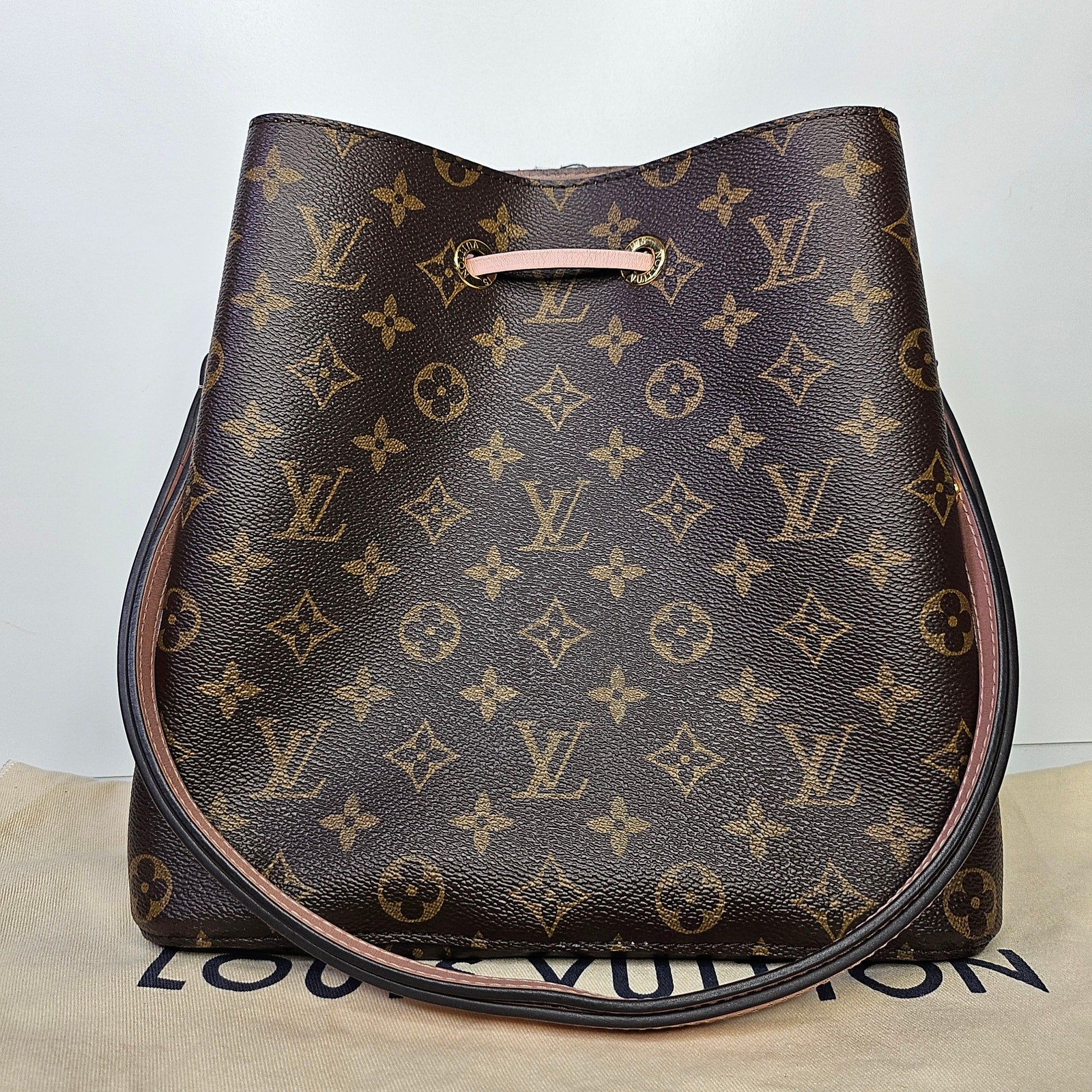 Louis Vuitton Néonoé MM Monogram Pink Shoulder Bag