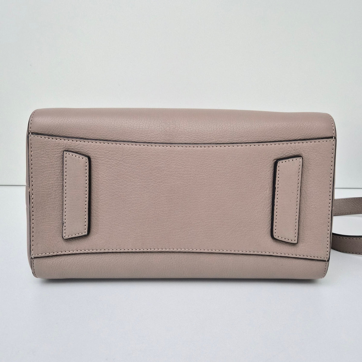 Givenchy Small Gray Leather Antigona Shoudler Bag 2026