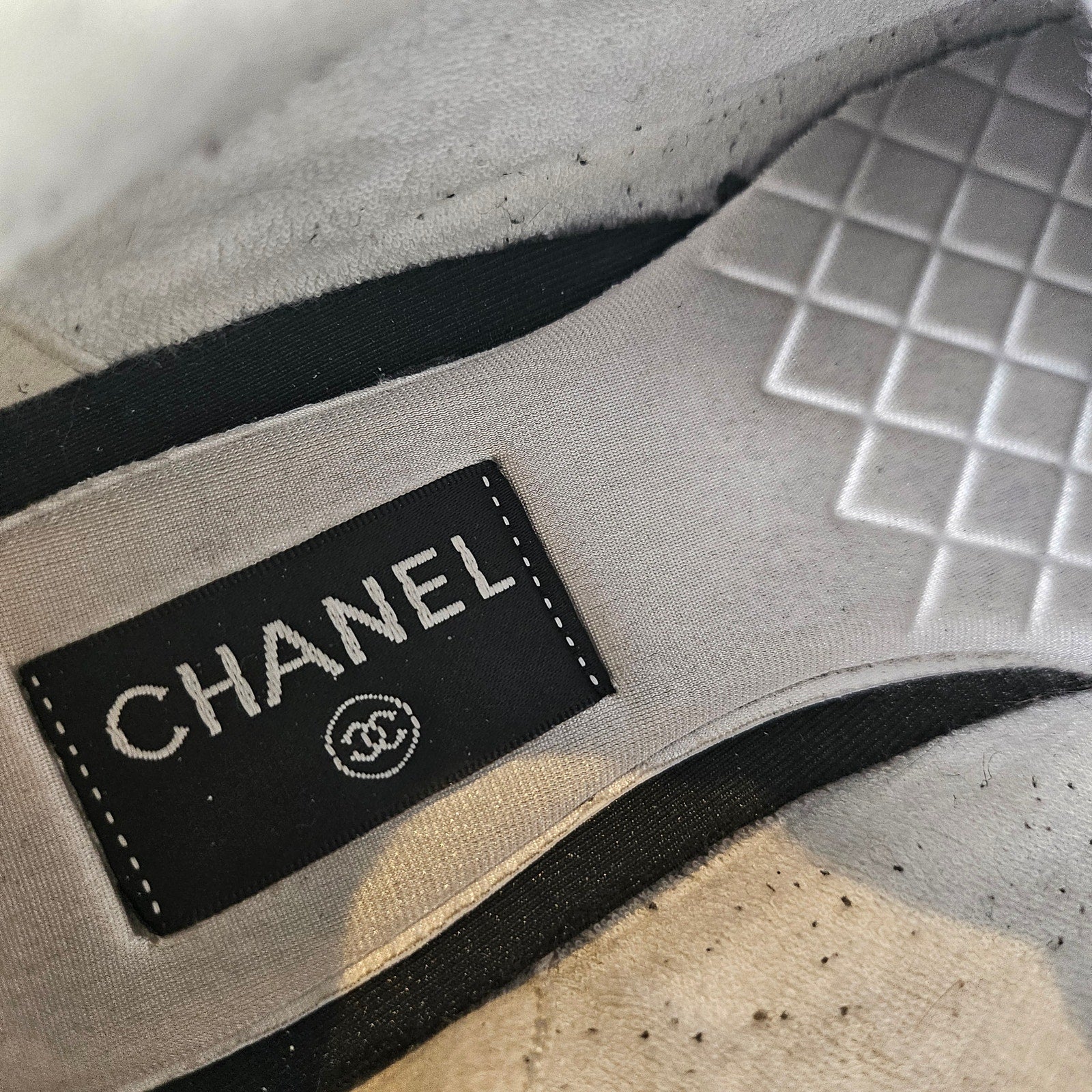 Chanel 21B CC Suede Sneaker Trainers Black White US 11 / EU 41