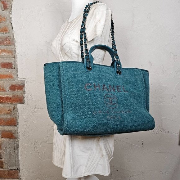 Chanel Deauville Tote Boucle Green Medium