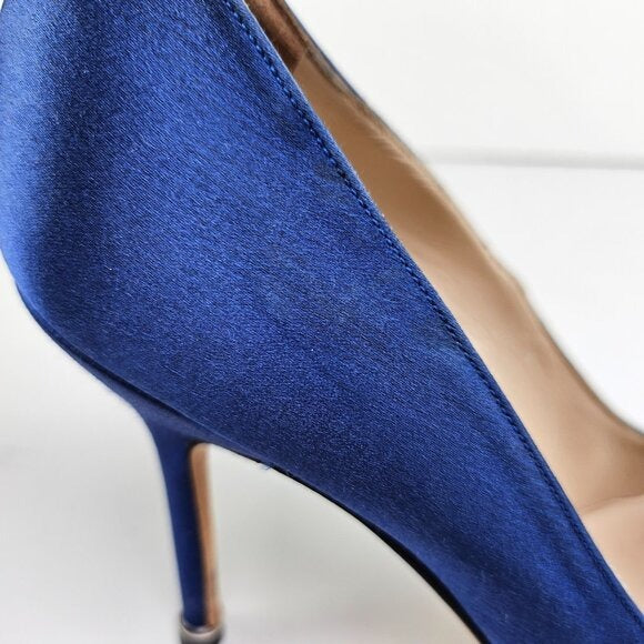 Manolo Blahnik Blue Satin Hangisi Crystal Pumps Size US 7.5 / EU 37.5