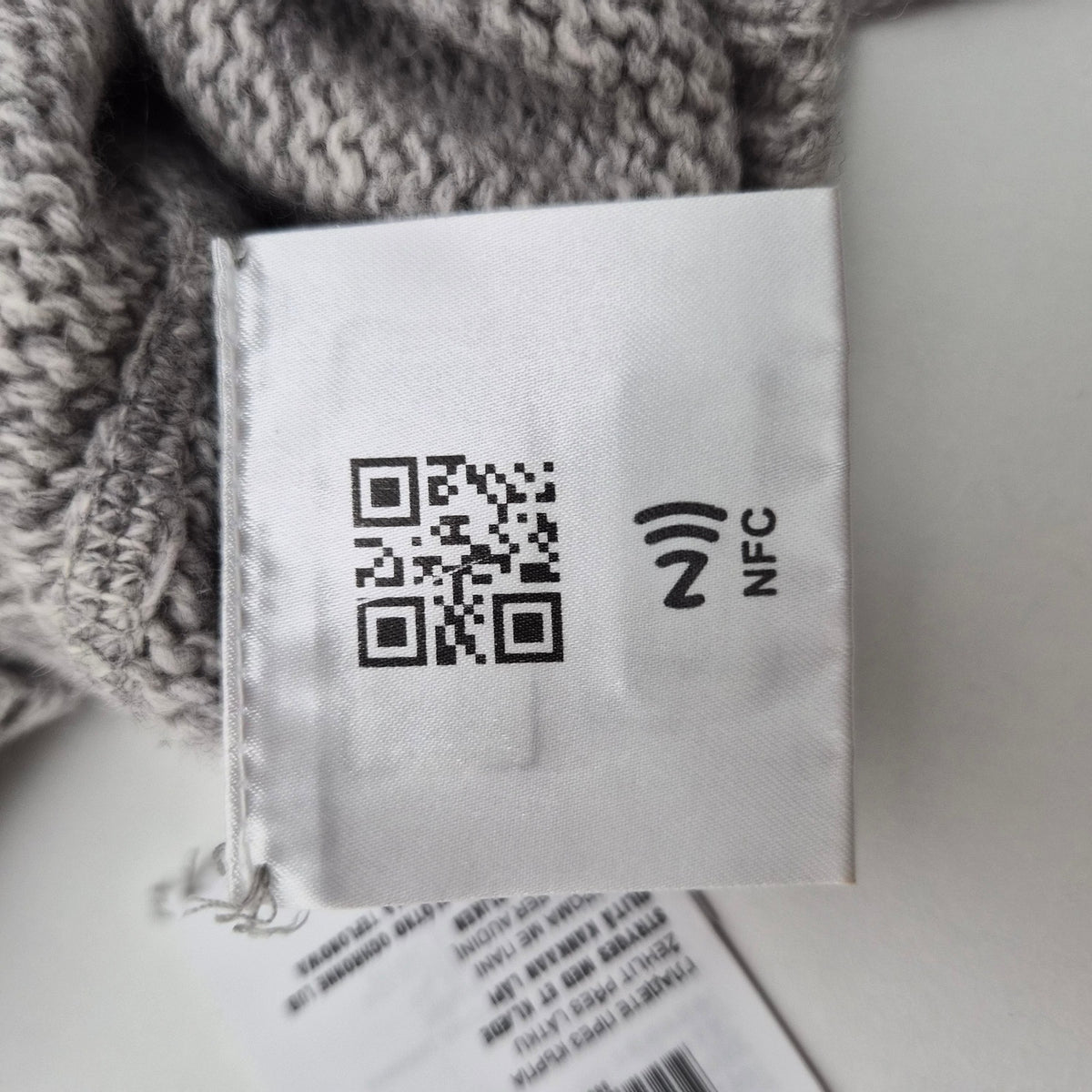 Prada Wool and Cashmere Crew-Neck Logo Sweater Gray Size 40