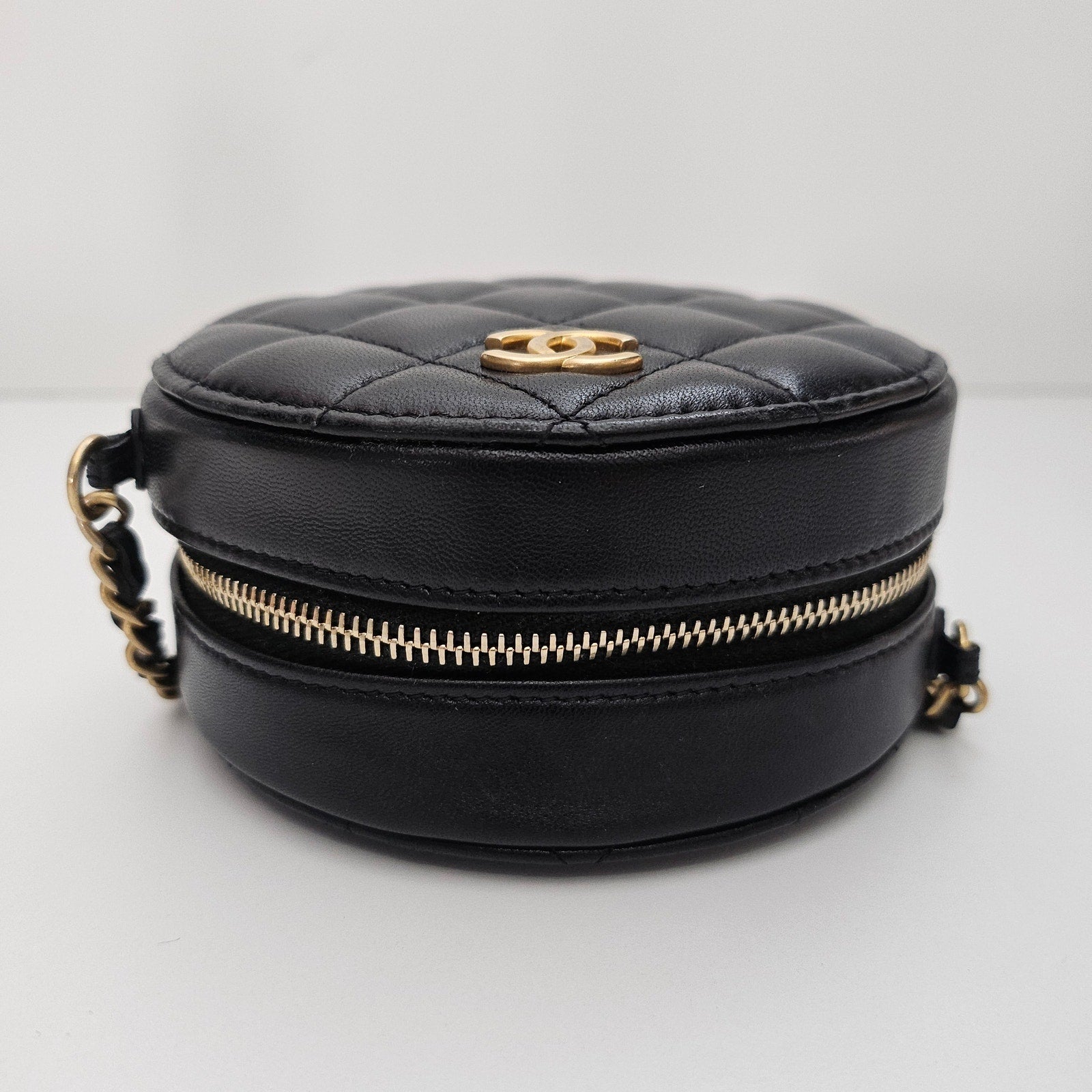 Chanel Lambskin Quilted Romance Round Clutch With Chain Black