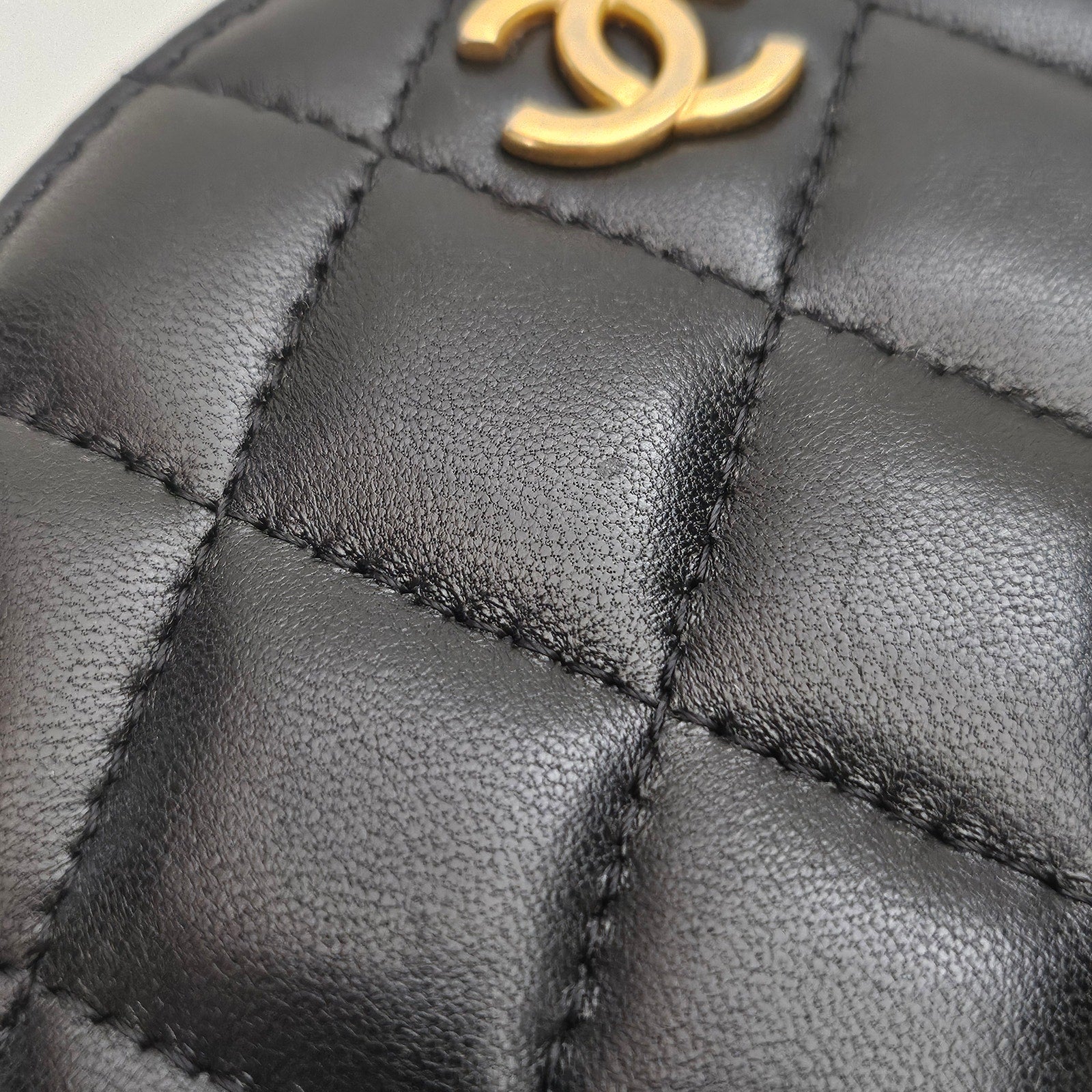 Chanel Lambskin Quilted Romance Round Clutch With Chain Black