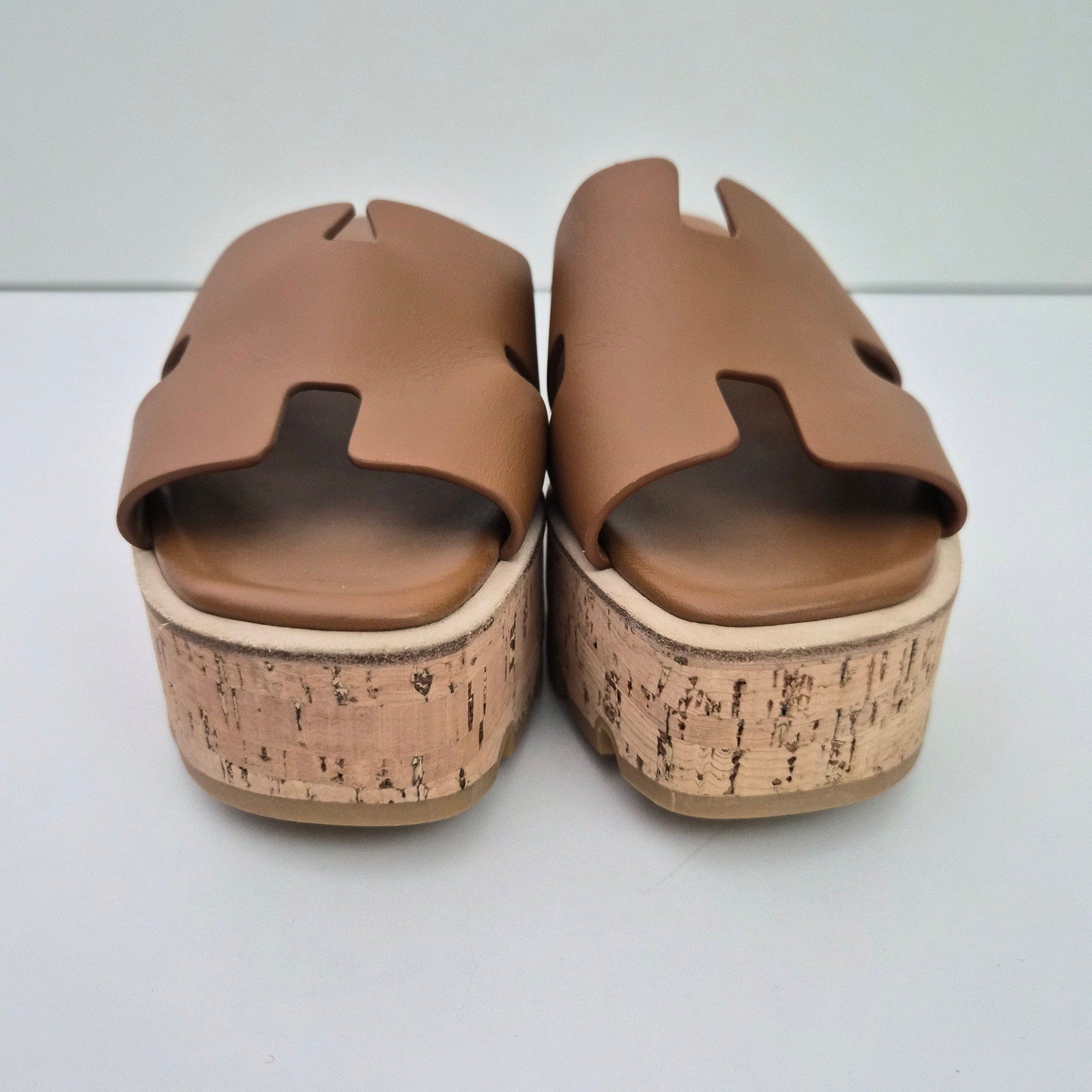 Hermes Calfskin Cork Eze 30 Sandals 36 Gold